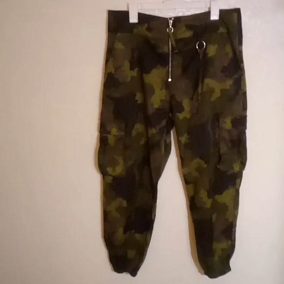 Pants - Picture 4 of 5